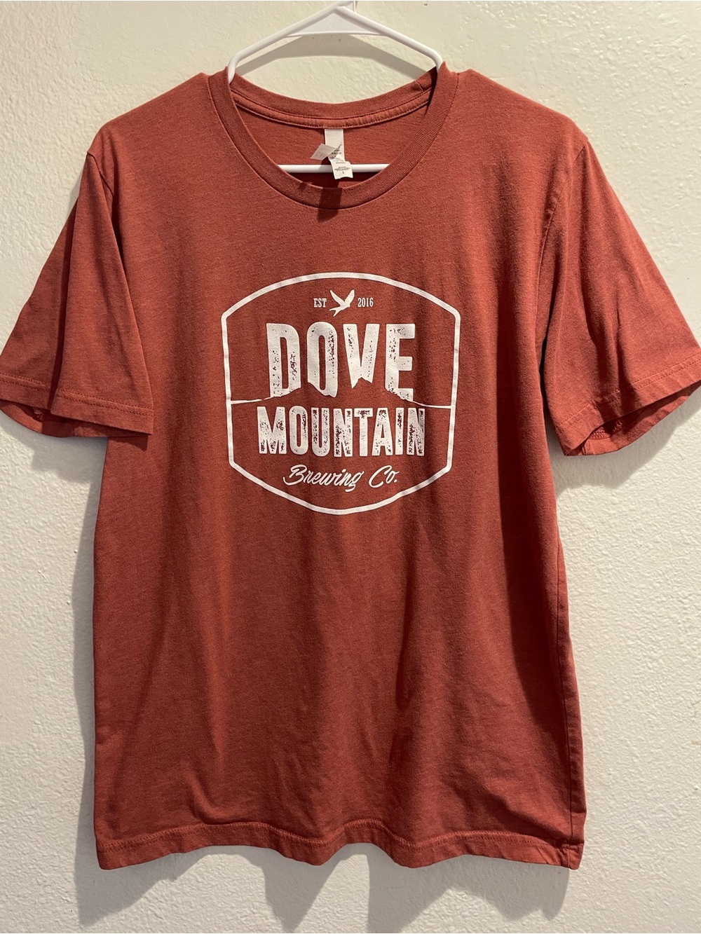 Dove Mountain Brewing Co Rust Orange Graphic T-Shirt Medium Brewery Beer Tee